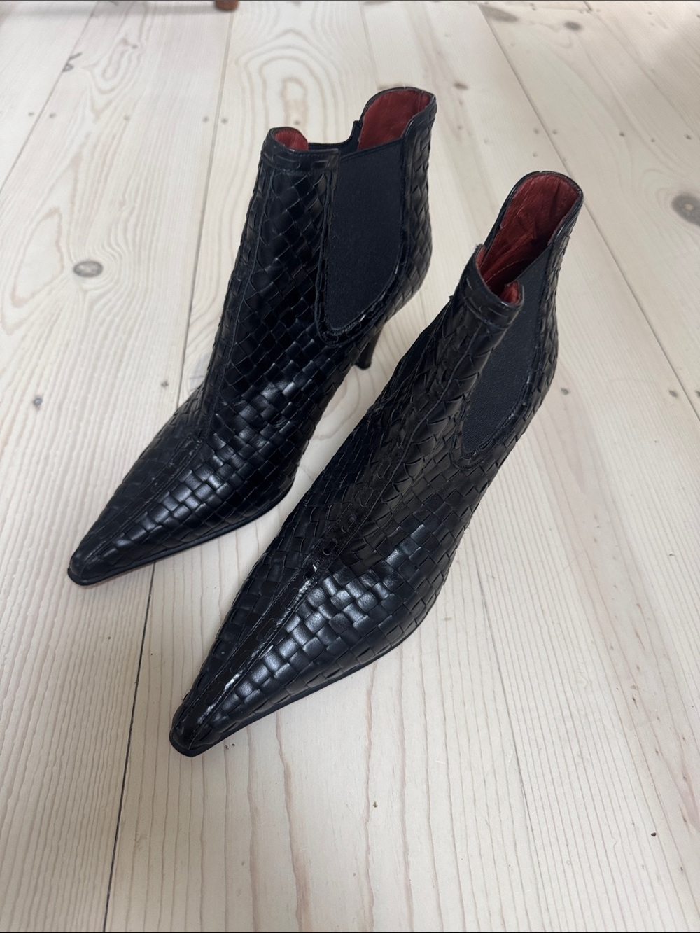 Donald J. Pliner Black Woven Pointed-Toe Ankle Booties with Red Lining
